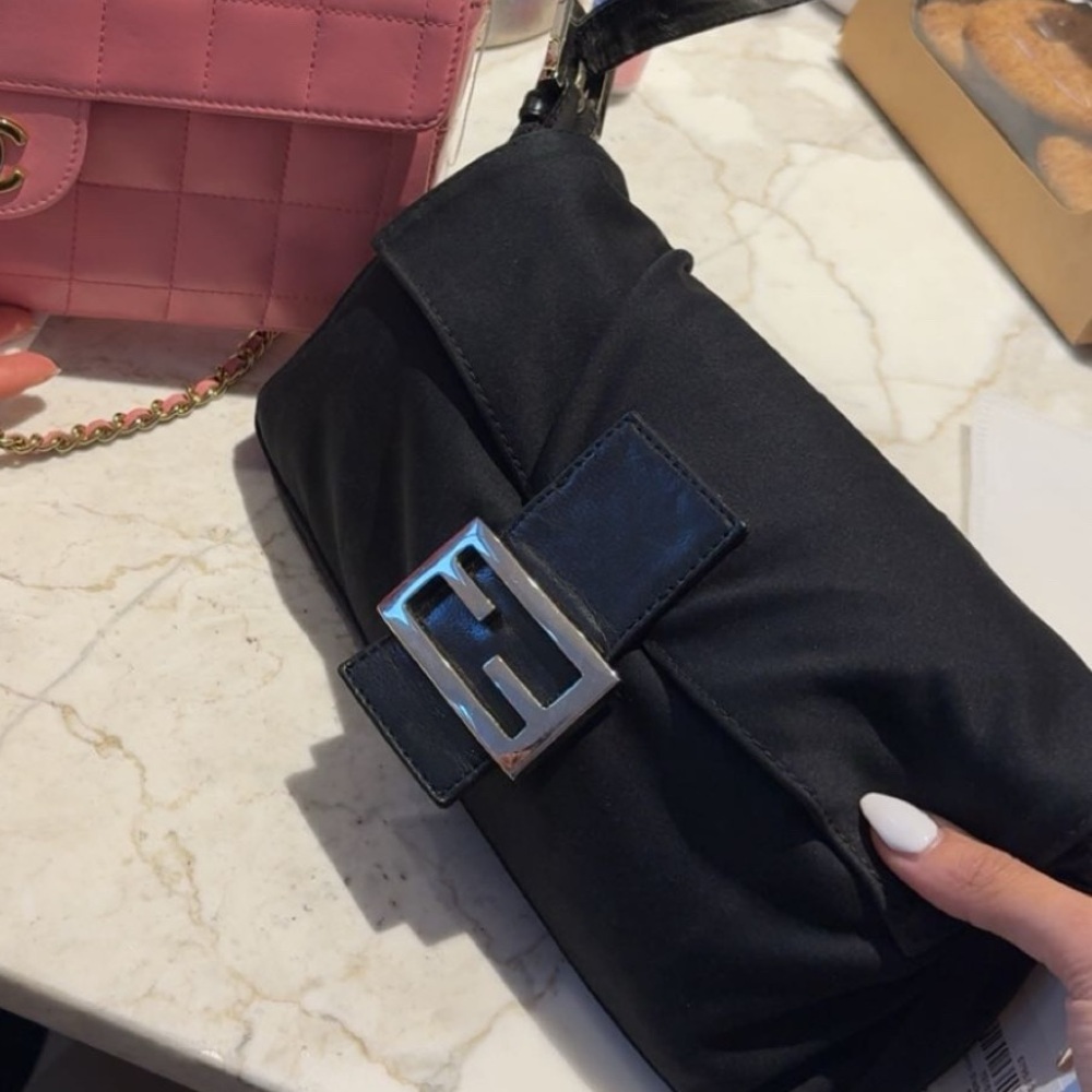 Fendi Baguette Bag - Picture 3 of 4